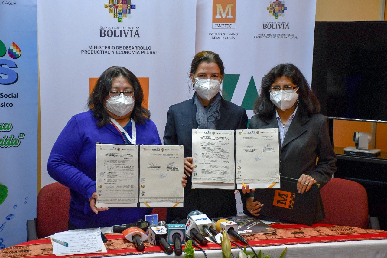 Gobierno lanza programas de apoyo técnico para análisis de agua potable y residual en municipios periurbanos