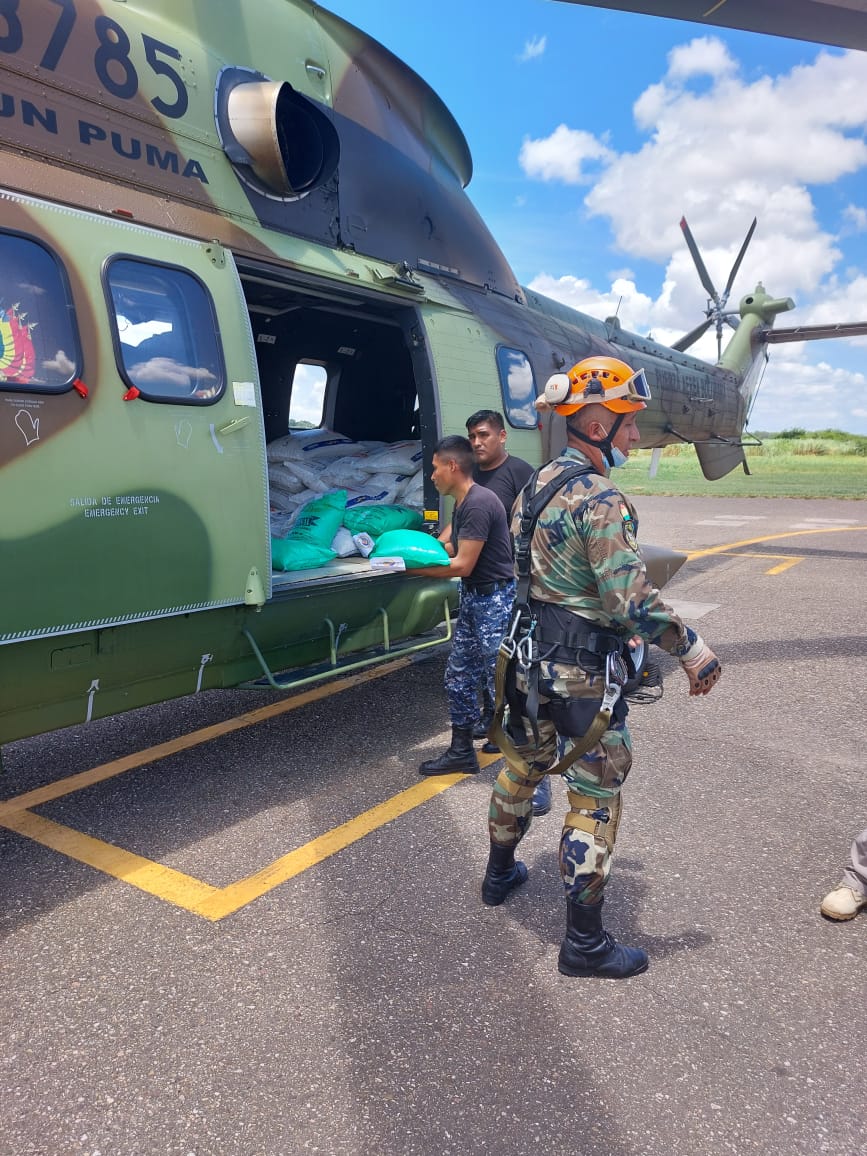 Gobierno desplaza ayuda humanitaria y un equipo de rescate a Tarija