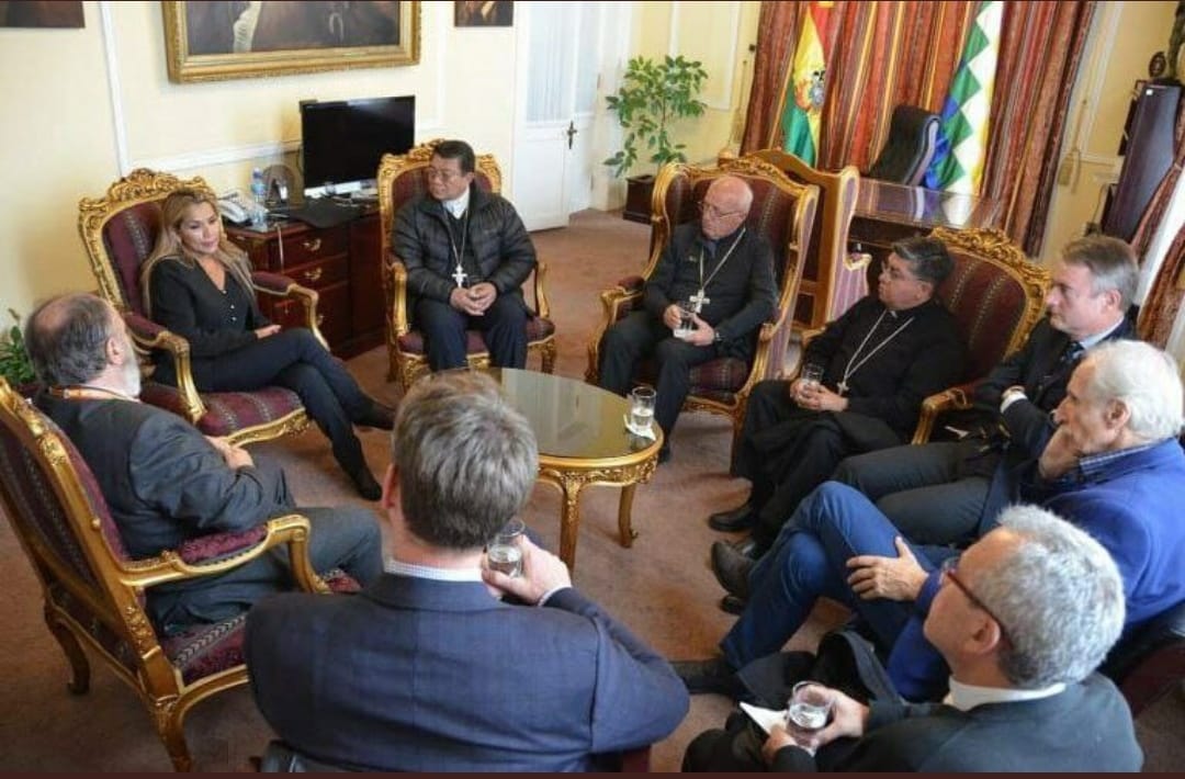 Plan B: Cita secreta en la UCB definió la presidencia de Jeanine Áñez mientras Mesa bloqueó la sucesión constitucional de Salvatierra