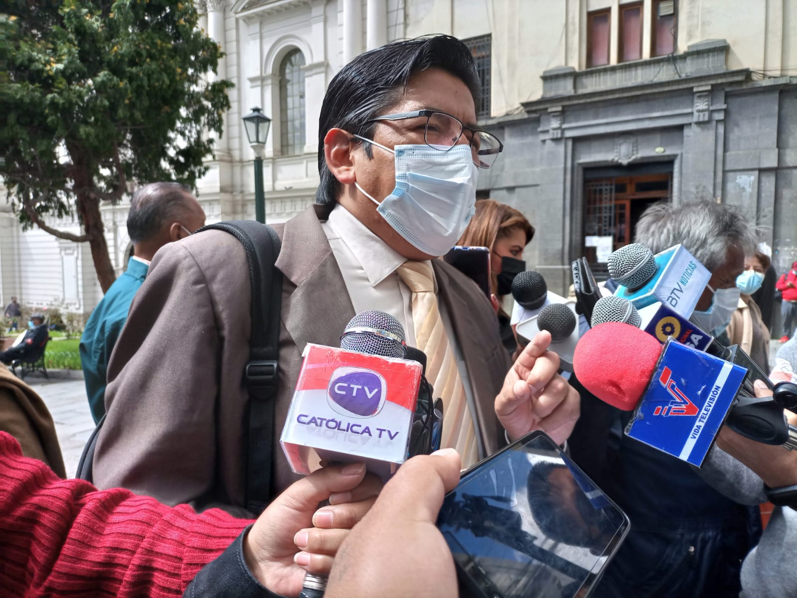 Fejuve anuncia demanda penal contra Iván Arias por el impuestazo