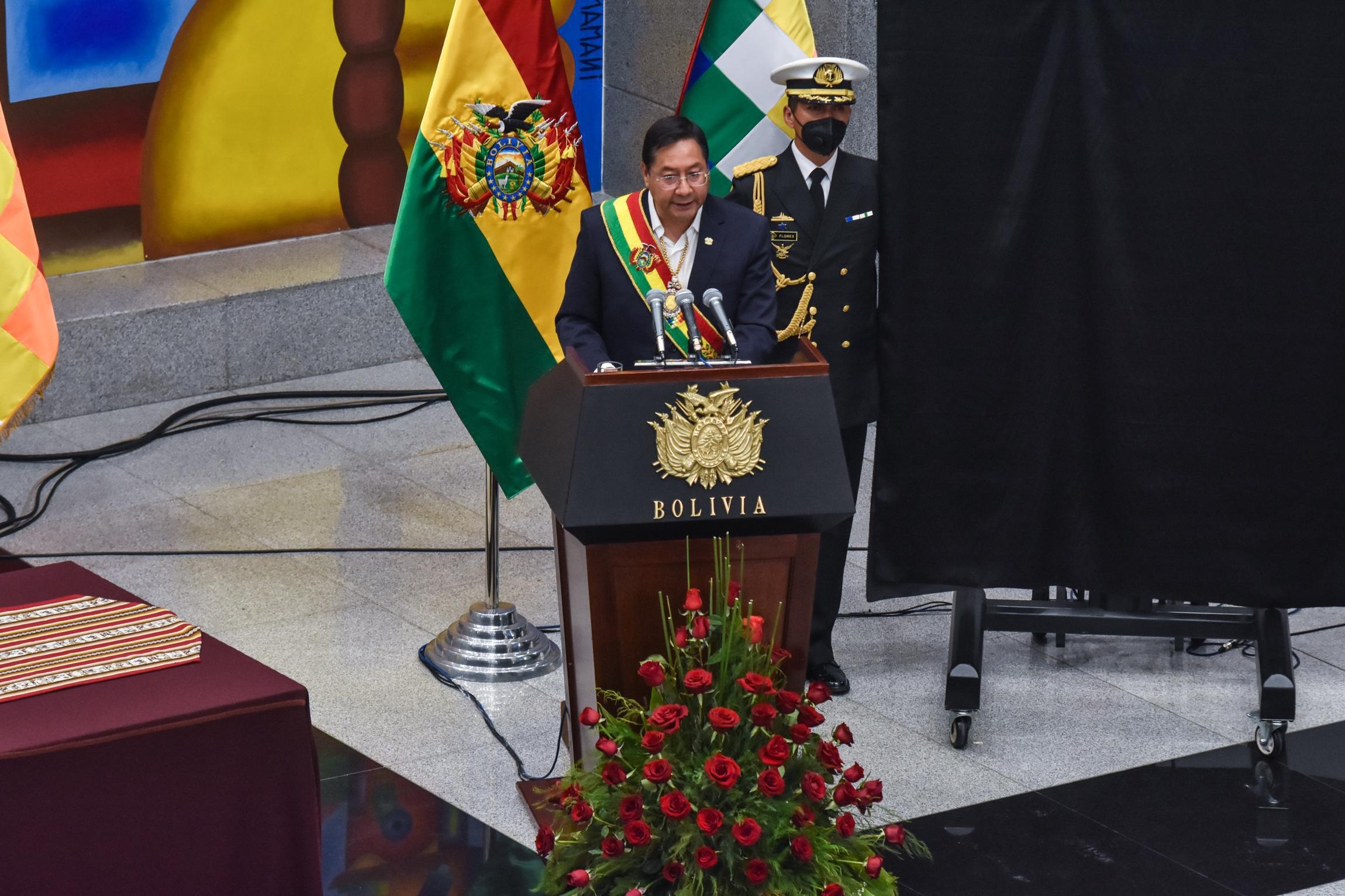Presidente Arce y vicepresidente Choquehuanca saludan a la ciudad de El Alto por su 36 aniversario