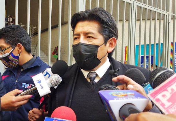 Dirigente Vera anuncia nuevo proceso por “autoatentado” en quema de buses PumaKatari