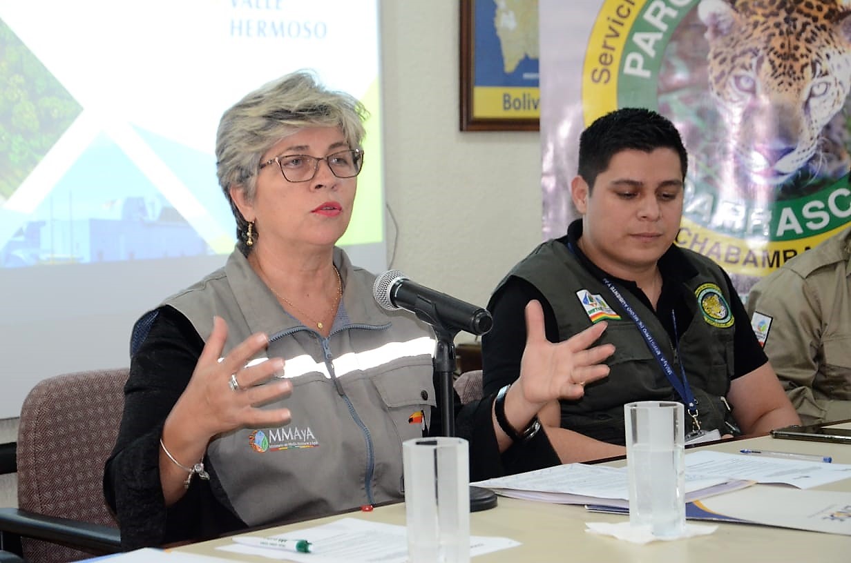 Fiscalía emite orden de aprehensión en contra de la exministra de Medio Ambiente y Agua