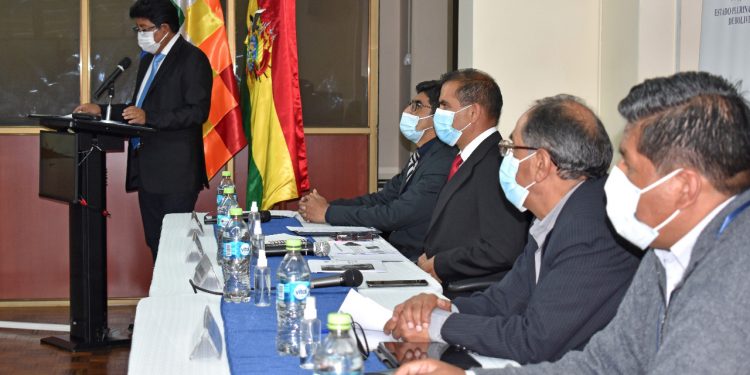 Informe: Gestión de Iván Arias paralizó proyectos y ejecutó solo 15% de su presupuesto en casi un año