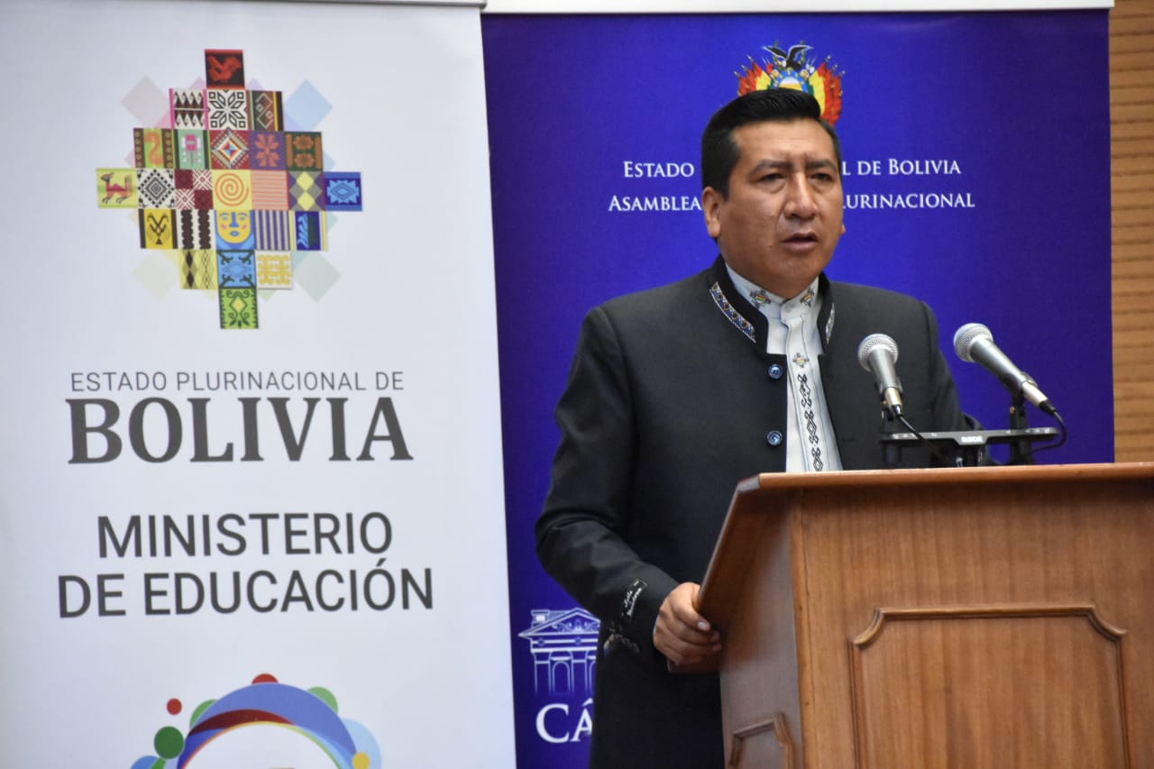 De profesor a profesor: Mamani saluda a Castillo por su destacada participación en elecciones peruanas