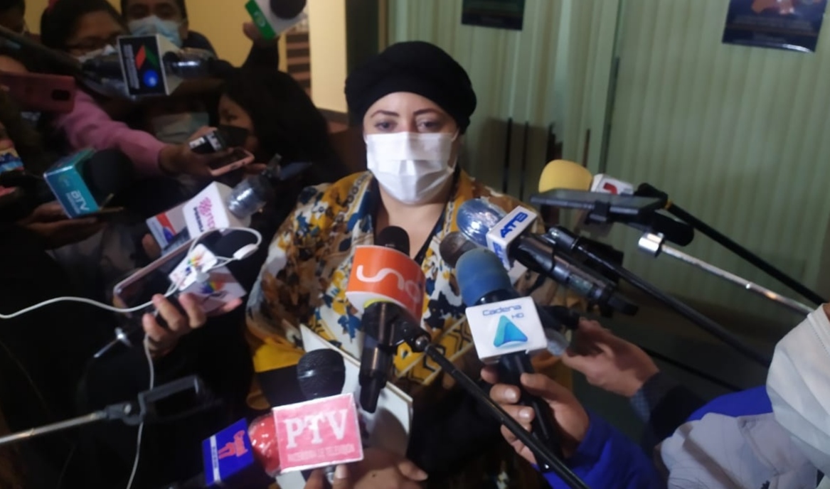 Ministra Prada: La vacuna es una solución estructural en la lucha contra la pandemia