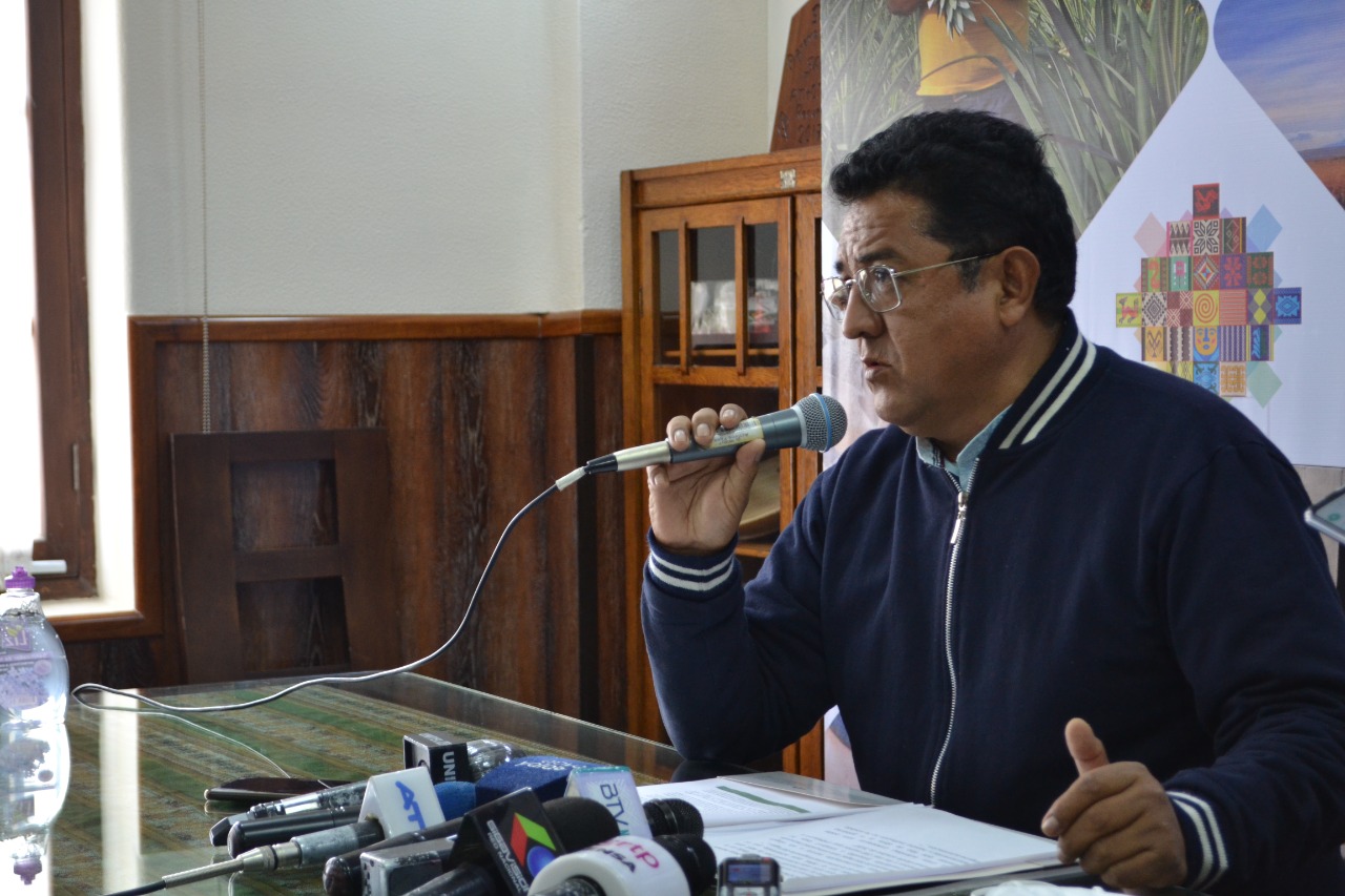 Ministro Gonzales aclara que el INRA no tiene tuición para aprobar proyectos de infraestructura