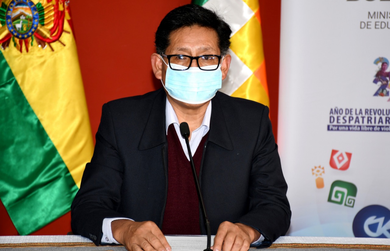 Ministro insta a los alcaldes a garantizar condiciones para retorno a clases presenciales