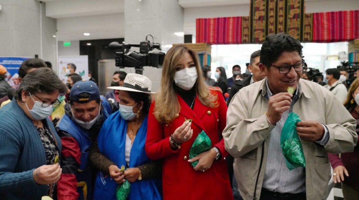 Viceministra: “La hoja de coca es identidad, cultura y tradición”