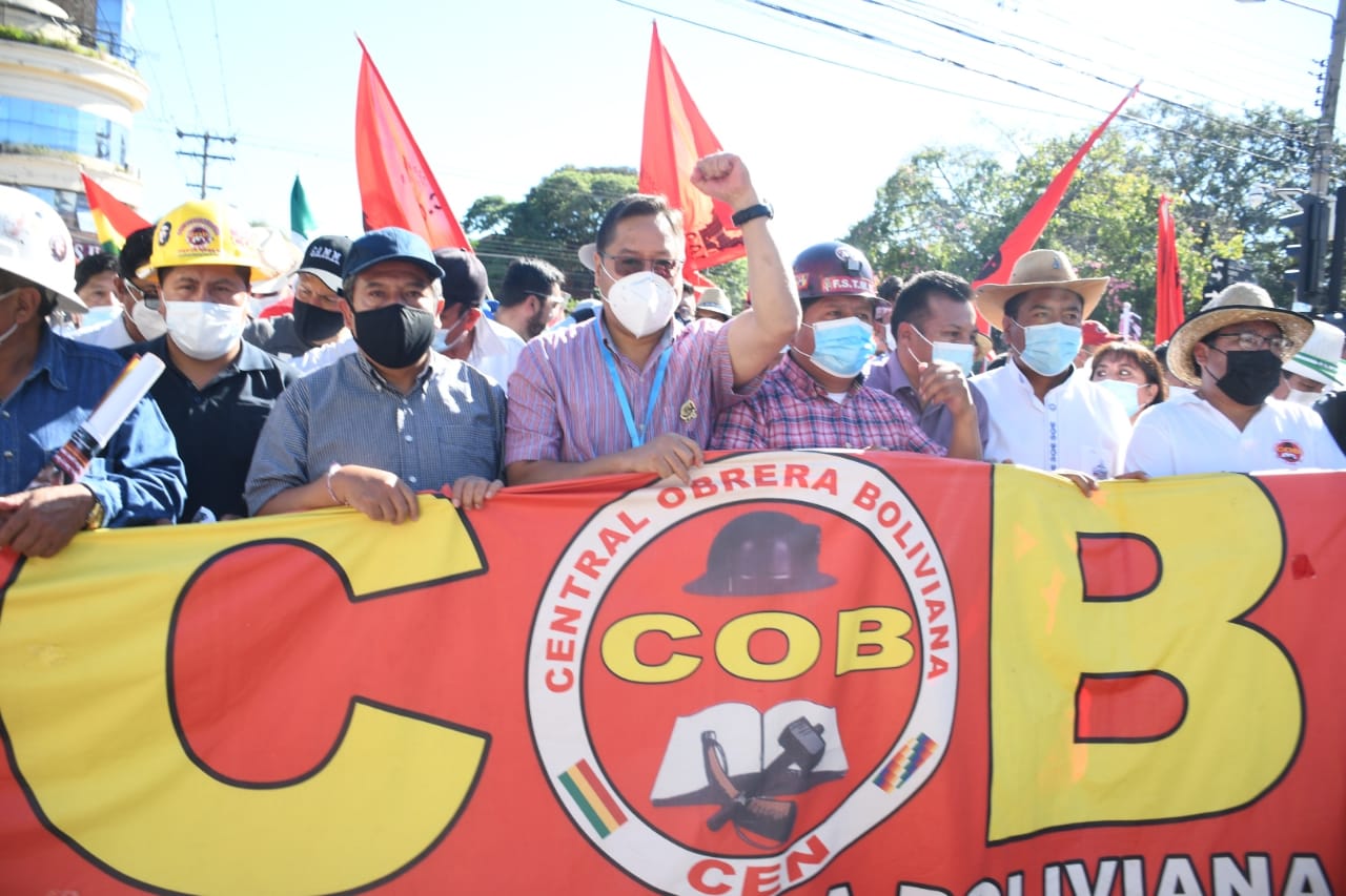 Presidente llama a la unidad y organización del pueblo para defender la democracia y frenar amenazas golpistas