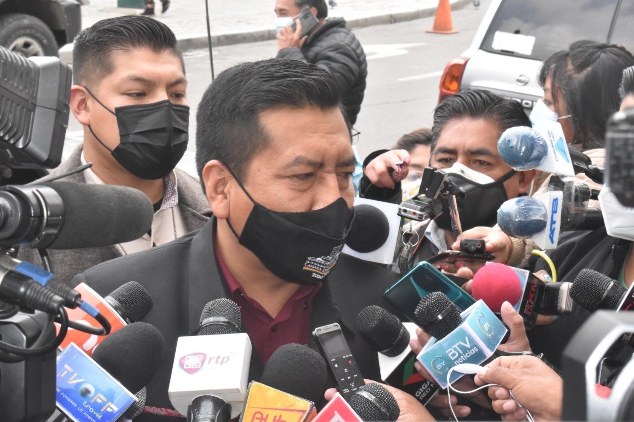 Cuestionan viaje de legisladores de oposición a Estados Unidos por atentar contra la soberanía del país