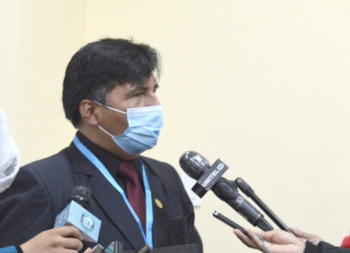 Educación advierte que colegios particulares no pueden imponer condiciones tecnológicas para pasar clases