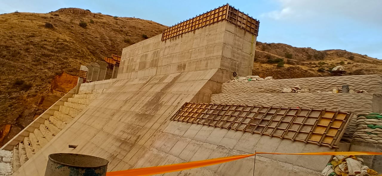 Culmina construcción de presas San Martín y Kangani que proveerán agua para consumo humano y riego en Cochabamba
