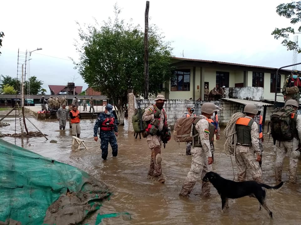 Rescatan a 47 personas afectadas por riadas e inundaciones en el trópico de Cochabamba