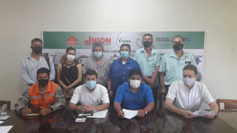 Gobierno se reúne con ganaderos de Beni para cooperar en atención a reses evacuadas por riadas