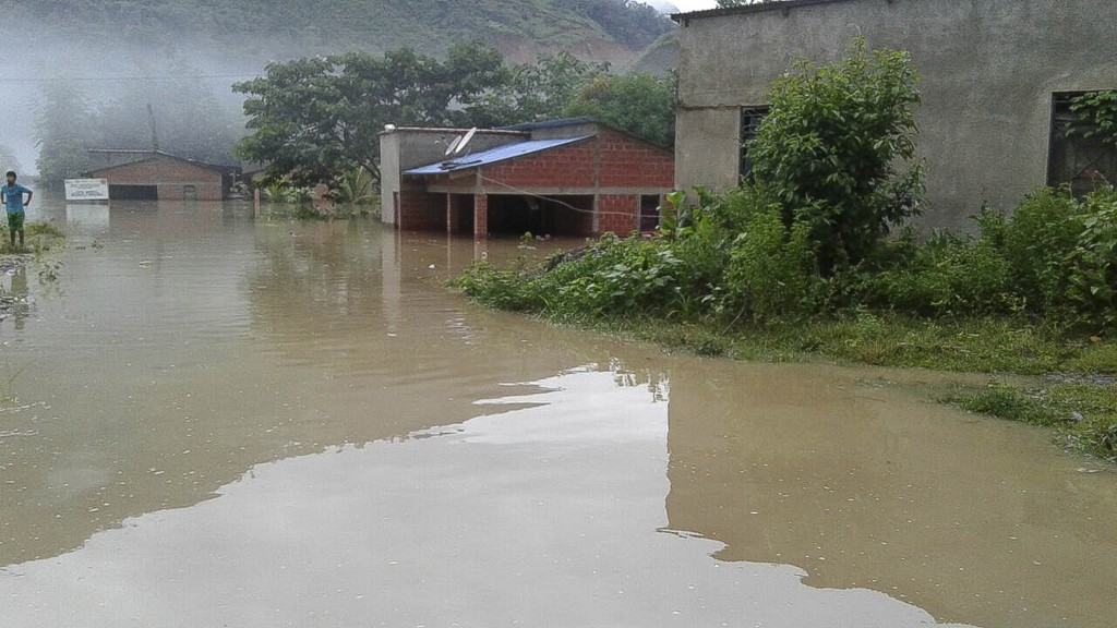 Defensa Civil evacuó a 200 familias afectadas por lluvias en el norte cruceño