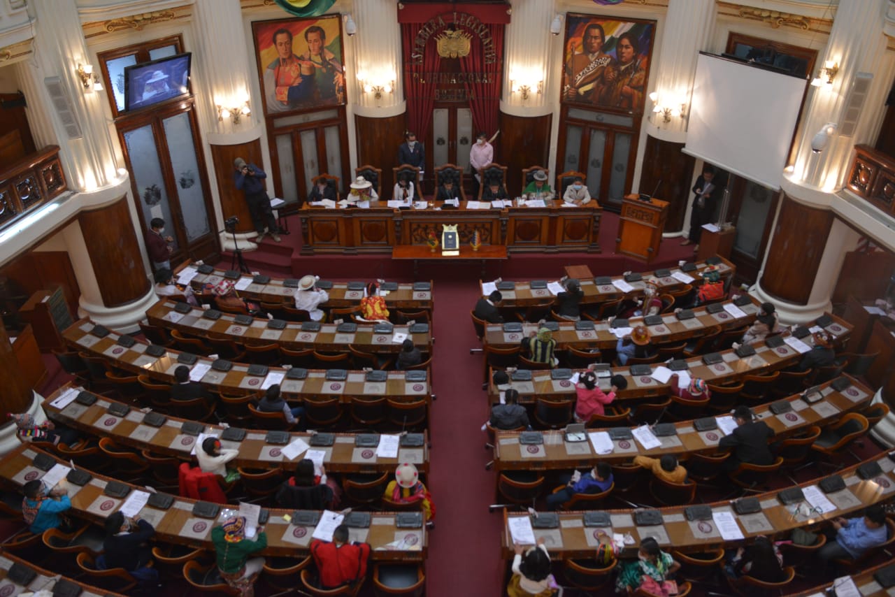 Niñas y niños sesionan en la Asamblea Legislativa y aprueban declaración de condena a la violencia