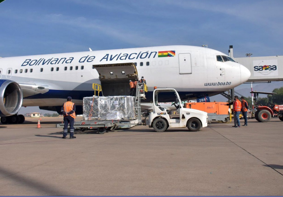 Bolivia recibe un nuevo lote de 661.700 vacunas AstraZeneca donadas por España y Francia (amplia)