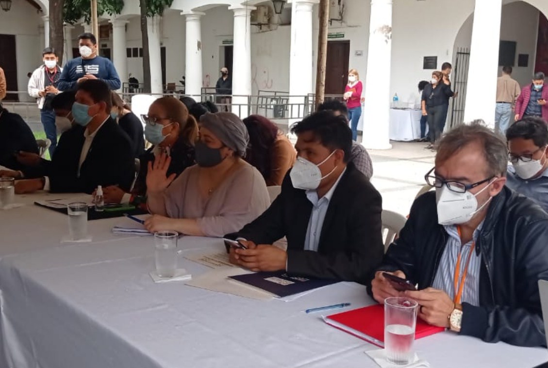 Gobierno y autoridades de Santa Cruz refuerzan coordinación y capacidad de respuestas frente al coronavirus