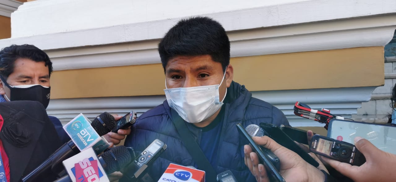 Senador Loza: Con su silencio, Carlos Mesa se declaró cómplice del golpe de Estado y las masacres