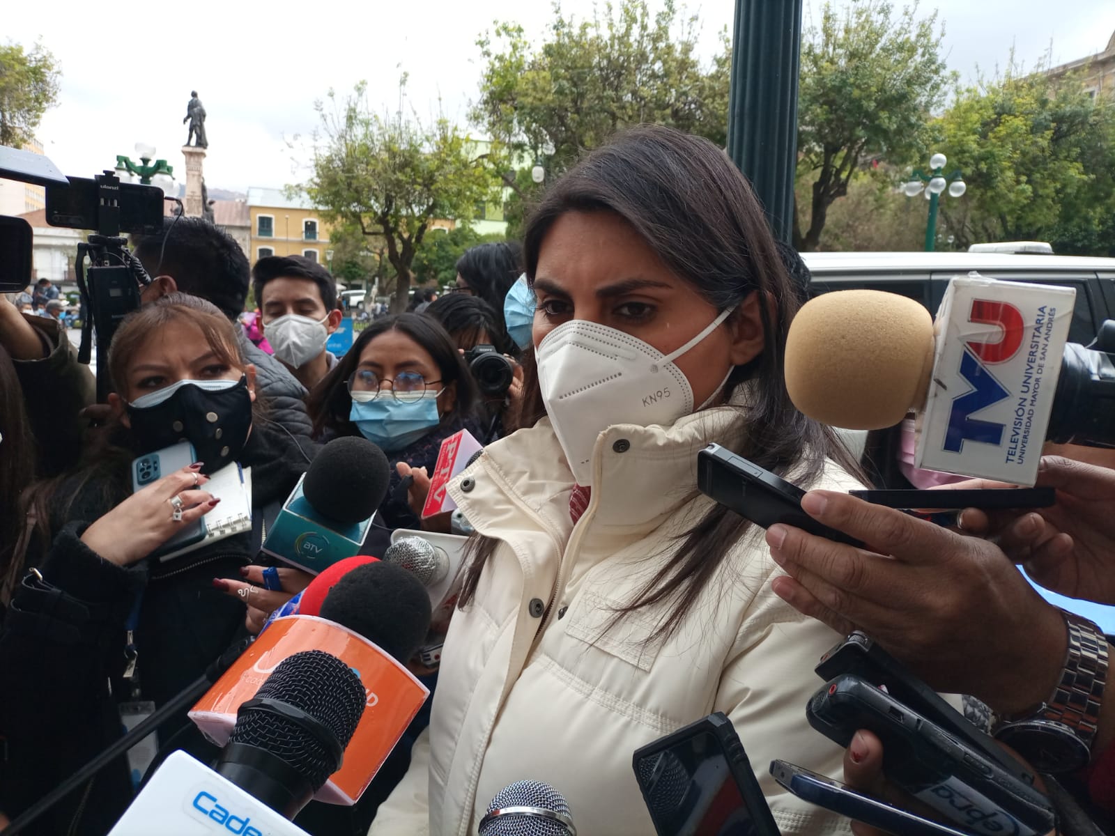 Senadora Barrientos califica de “exceso” su intervención en la que expresó afinidad con el MAS