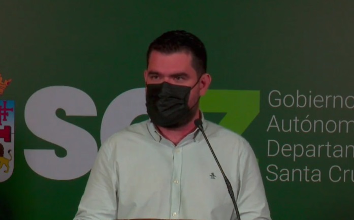 Denuncia de presunto uso de fondos en campaña electoral municipal enfrenta a Gobernación cruceña con Demócratas