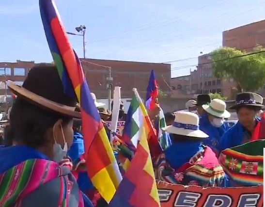 Comienzan las concentraciones en Bolivia para el “wiphalazo”