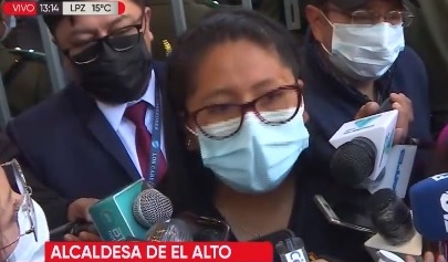 Vecinos del Distrito 8 de El Alto exigen más obras a la alcaldesa Eva Copa