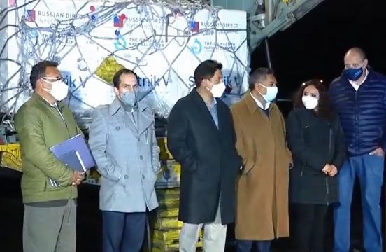 Lote de 25.000 vacunas Sputnik V llega a La Paz para ser almacenado en el PAI nacional