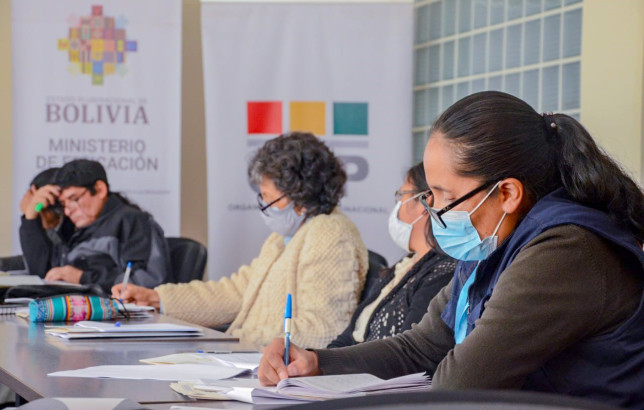 Armonizarán contenidos sobre democracia intercultural en 27 currículos regionalizados de naciones indígenas