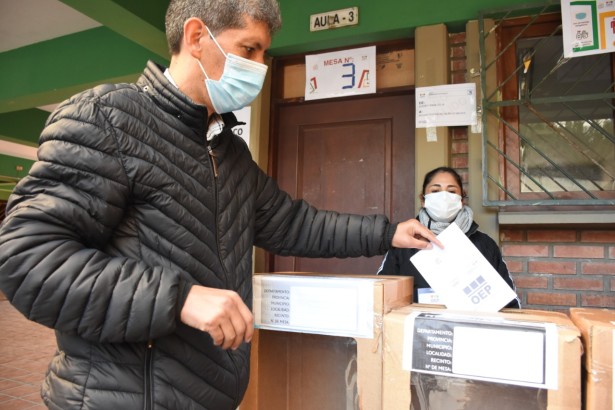 El TSE coordina con FF.AA. y Policía custodia del material electoral y las medidas de bioseguridad en los recintos electorales