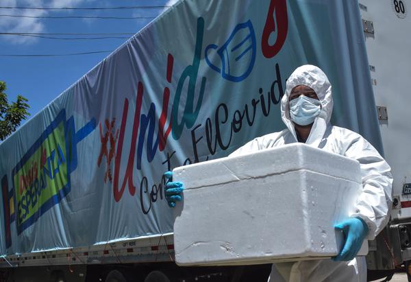 Ministro Auza ratifica que la vacunación en Bolivia es equitativa y para toda la población