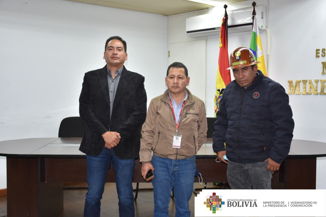 Posesionan a Octavio Hinojosa como Gerente de la Empresa Metalúrgica Vinto