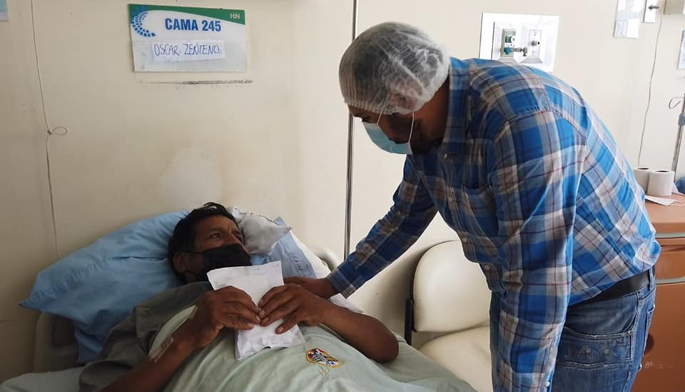 Ministerio de Gobierno brinda ayuda a Óscar Zenteno, herido al defender a una mujer de delincuentes