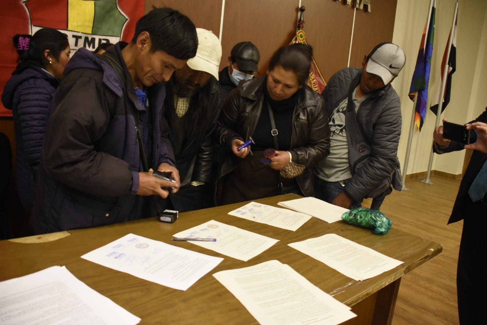 Gobierno y familiares de las víctimas de las masacres de Sacaba y Senkata, suscriben acuerdo