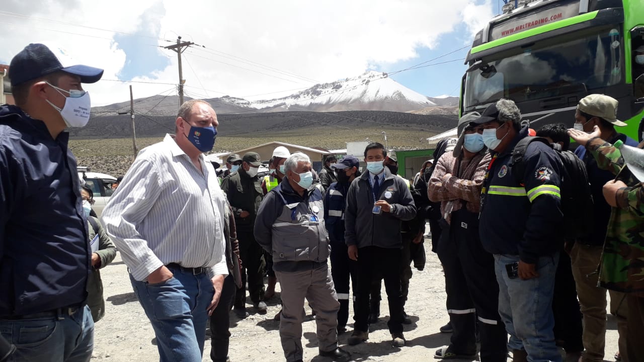 Bolivia espera respuesta de Chile para apoyar con toma de muestras a transportistas varados en frontera
