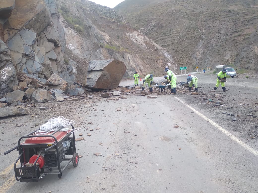 ABC informa que las carreteras están transitables con algunos deslizamientos menores