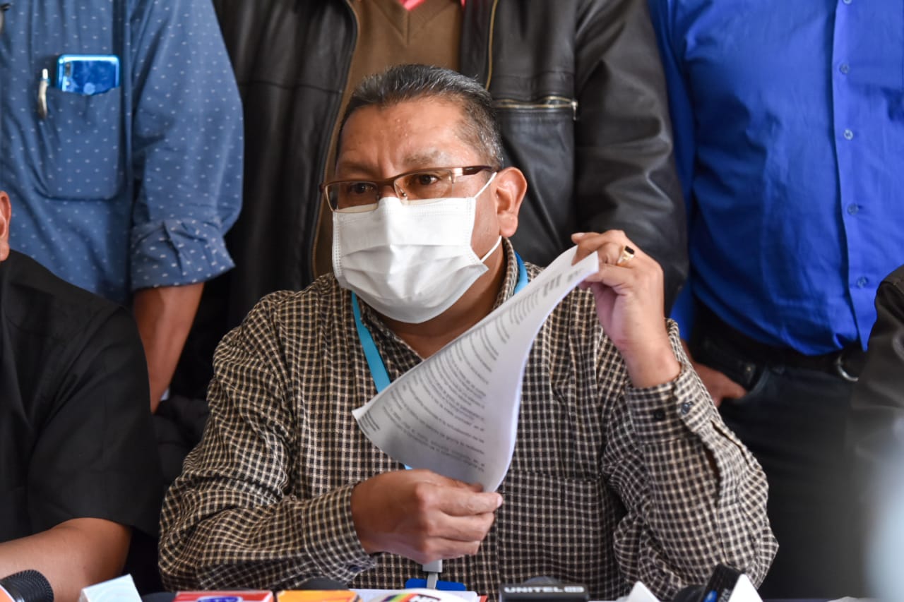 Choferes federados determinan paro de 48 horas; mientras el transporte libre defiende acuerdo