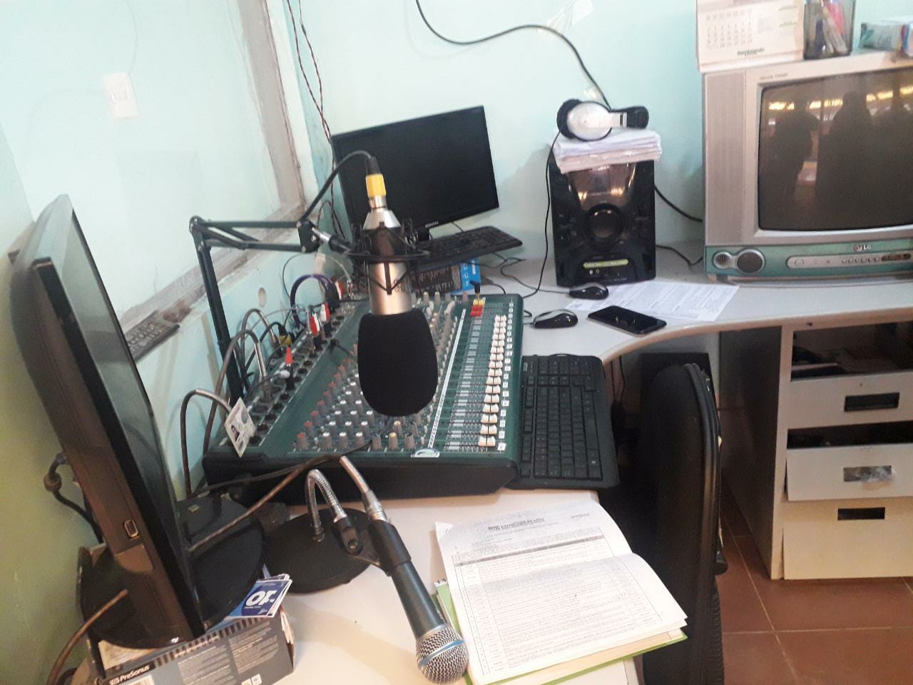 Recuperan radio comunitaria en Chuquisaca y evidencian abandono de otras dos