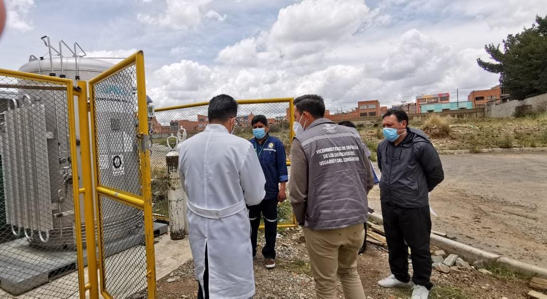 Silva evidencia abastecimiento de oxigeno medicinal en hospitales de La Paz