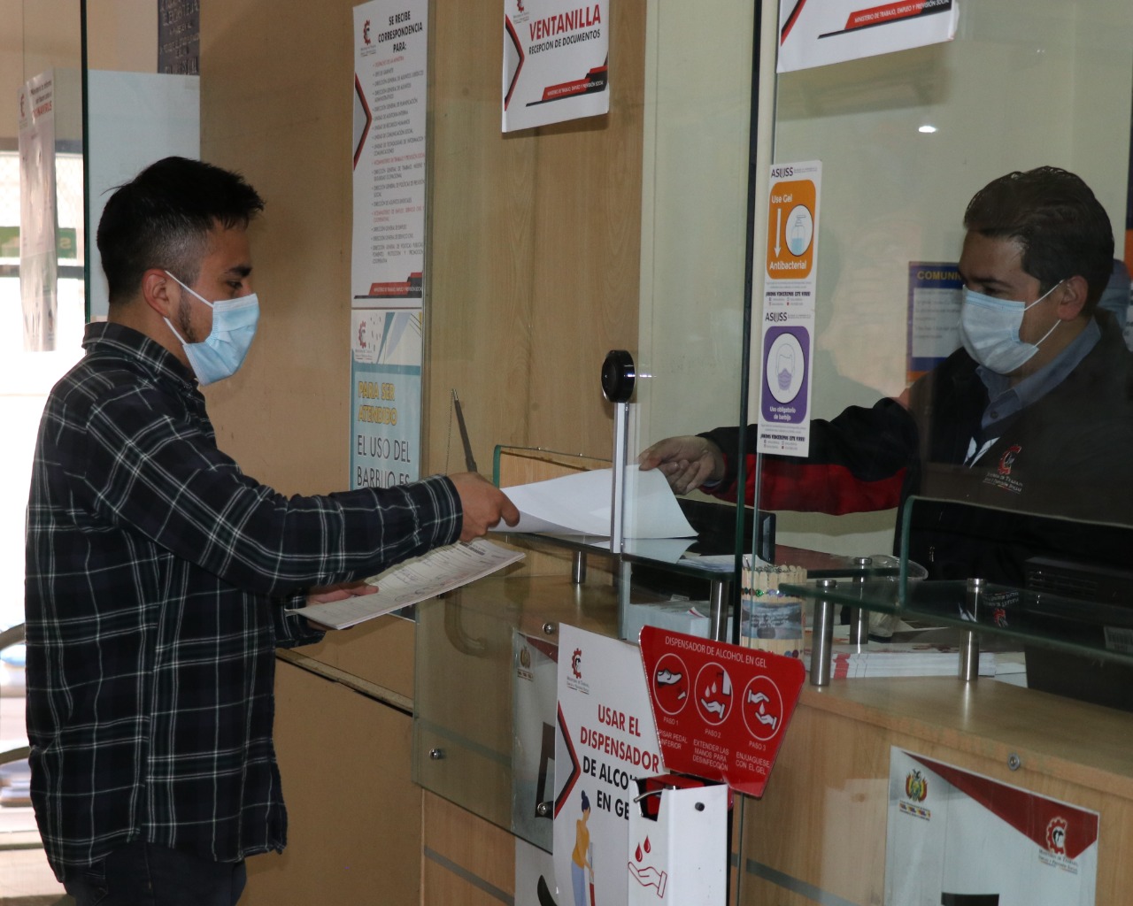 Ministra de Trabajo llama a los servidores públicos a enfrentar el COVID-19 en sus fuentes laborales