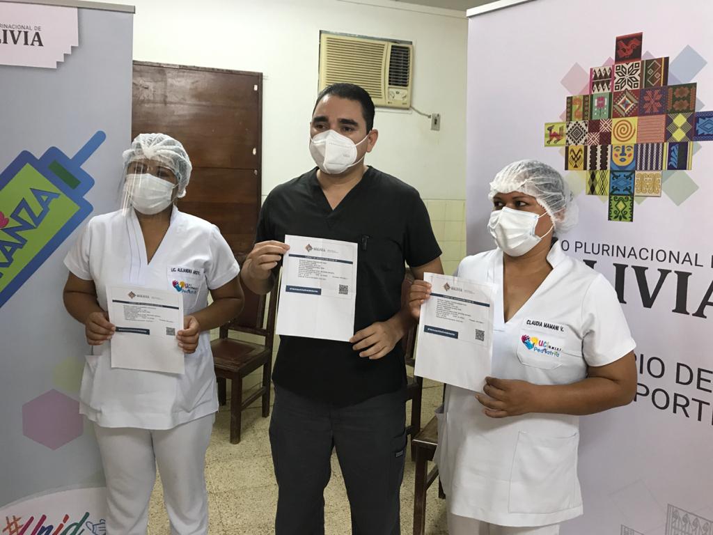Médico Luis Marvin Diez recibe primera vacuna Sputnik V en Beni