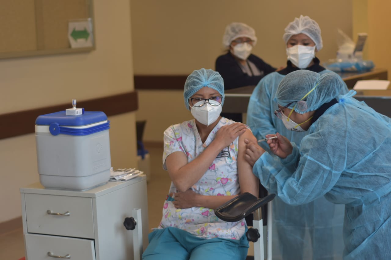 Arce: Cumplimos nuestro Plan Estratégico con miles de pruebas, vacunas y atención al sector de la salud