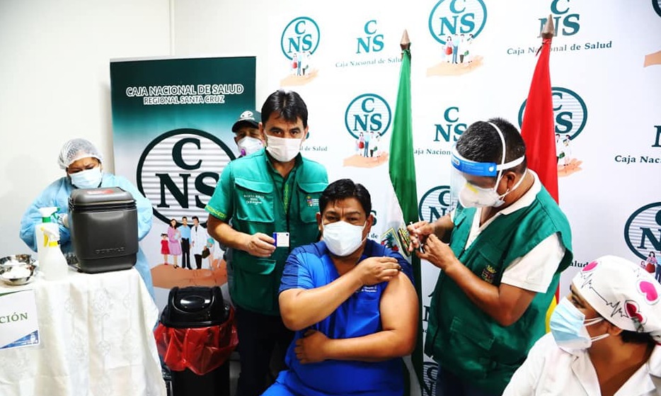 Santa Cruz lidera vacunación anticovid con 1.264 profesionales de salud