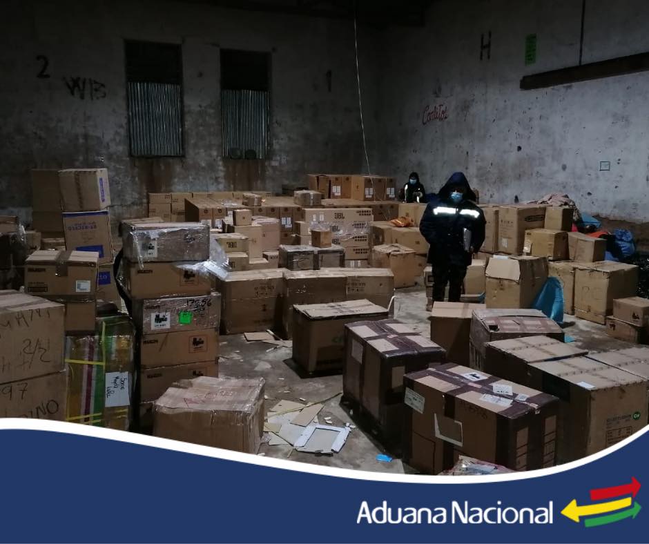 Aduana comisó en Oruro camiones con mercadería de contrabando valuada en cerca de Bs 3,1 millones