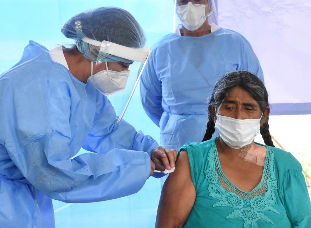 Ministro Auza: Se aplican al menos 10 mil vacunas contra COVID-19 al día