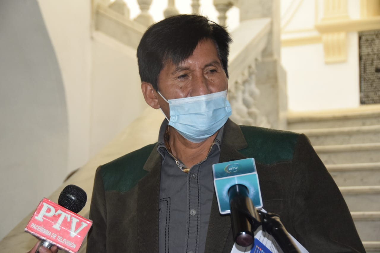 Senador Ajpi asegura que la Ley de Emergencia Sanitaria no vulnera derechos de médicos