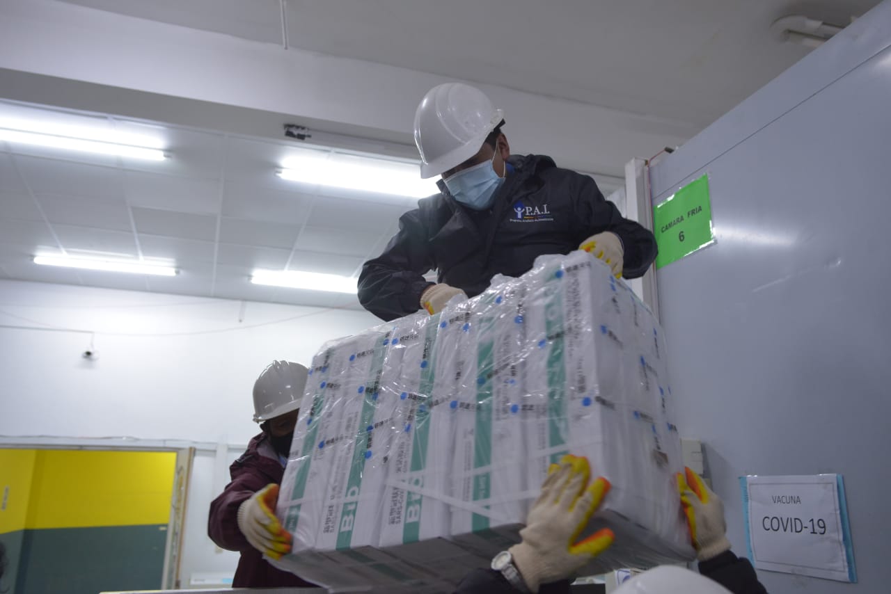 COVID-19: Presidente anuncia llegada de un millón de vacunas de China y 2,1 millones de pruebas