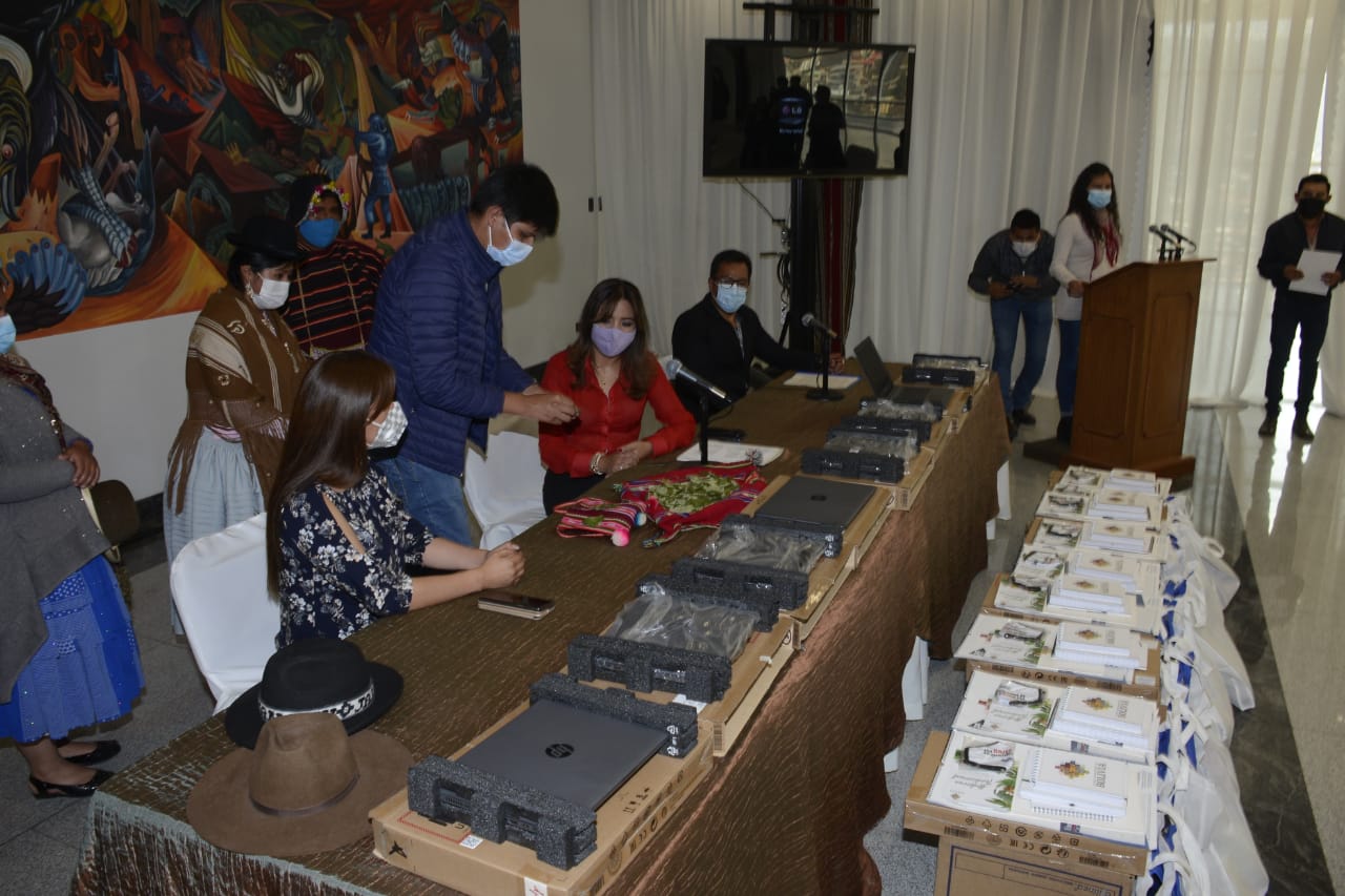 Gobierno fortalece las radios de los pueblos originarios con nuevo equipamiento (adelanto)