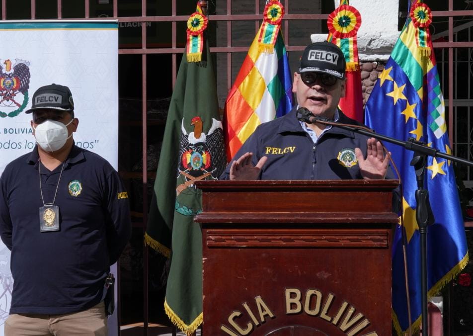 Policía denunciado por agredir y obligar a abortar a su concubina será investigado